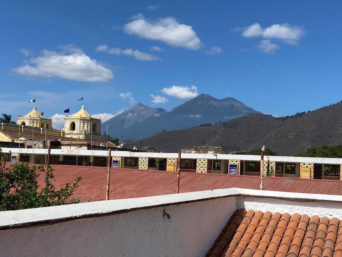 Parador De 危地马拉安地瓜 外观 照片